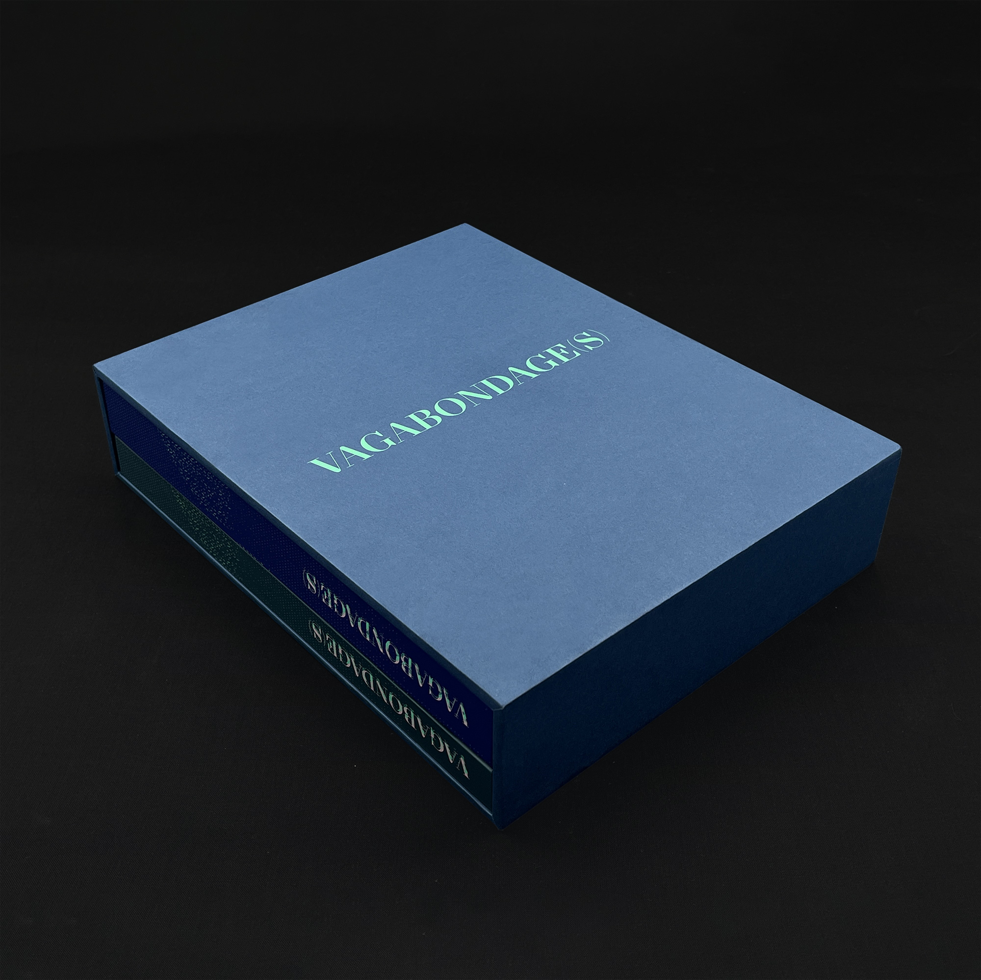 Vagabondage livre fourreau mediagraphic silium serigraphie dautresme trame design graphic façonnage legrand